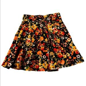 Cute and comfortable flower mini skirt